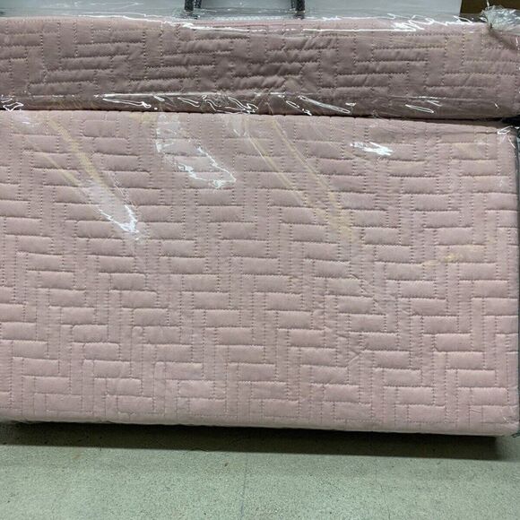 Great Bay Home Silver Pink Soft Microfiber Bedspread and Coverlet Twin Size H64 - Picture 3 of 3